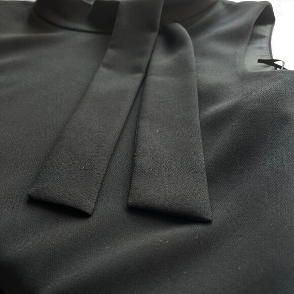 BOUTIQUE MOSCHINO BLACK MOCK NECK SLEEVELESS SHIFT DRESS - 6 - Picture 9 of 10